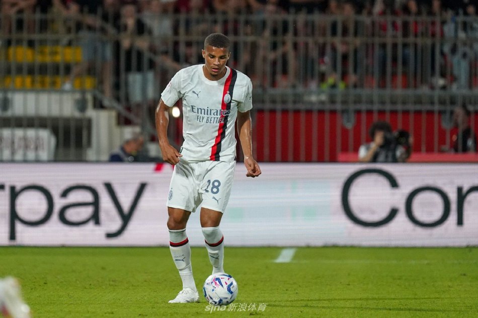 裁判两度中 裁判两度中